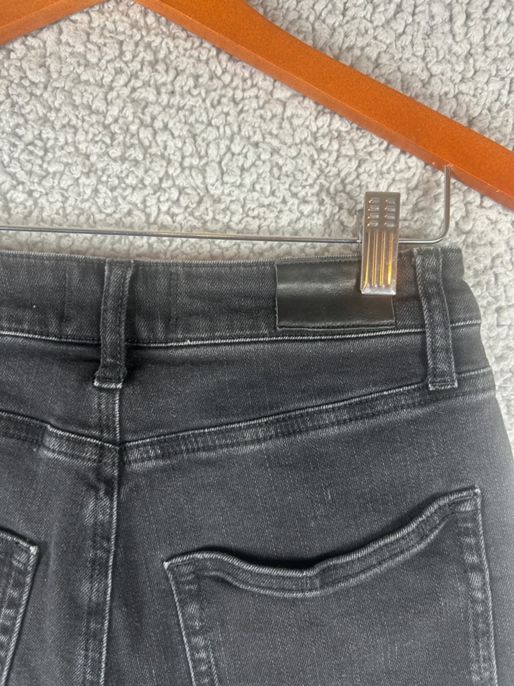 Paige Margot Short Raw Hem Black Denim Short Size 26 - Picture 14 of 15